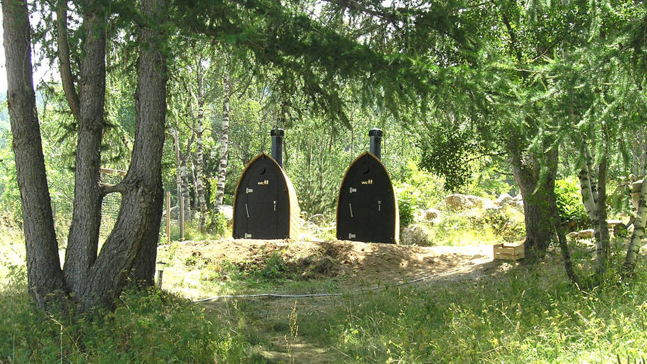 Toilettes sans eau Kazuba - projet Orri de Planès